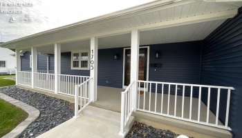 1705 Hayes Avenue, Fremont, 43420, 2 Bedroom Bedrooms, ,2 BathroomBathrooms,Residential,For Sale,Hayes,20264033