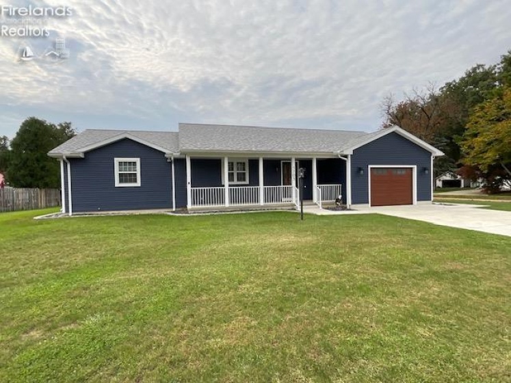 1705 Hayes Avenue, Fremont, 43420, 2 Bedroom Bedrooms, ,2 BathroomBathrooms,Residential,For Sale,Hayes,20264033