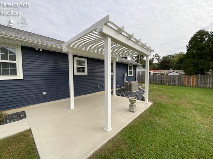 1705 Hayes Avenue, Fremont, 43420, 2 Bedroom Bedrooms, ,2 BathroomBathrooms,Residential,For Sale,Hayes,20264033