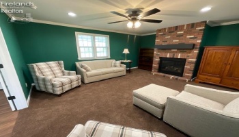 1705 Hayes Avenue, Fremont, 43420, 2 Bedroom Bedrooms, ,2 BathroomBathrooms,Residential,For Sale,Hayes,20264033