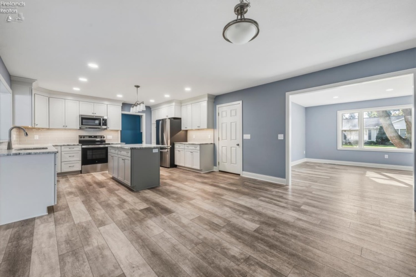 2124 Roselawn Drive, Fremont, 43420, 3 Bedroom Bedrooms, ,3 BathroomBathrooms,Residential,For Sale,Roselawn,20263794