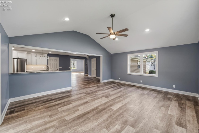 2124 Roselawn Drive, Fremont, 43420, 3 Bedroom Bedrooms, ,3 BathroomBathrooms,Residential,For Sale,Roselawn,20263794
