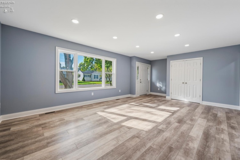 2124 Roselawn Drive, Fremont, 43420, 3 Bedroom Bedrooms, ,3 BathroomBathrooms,Residential,For Sale,Roselawn,20263794