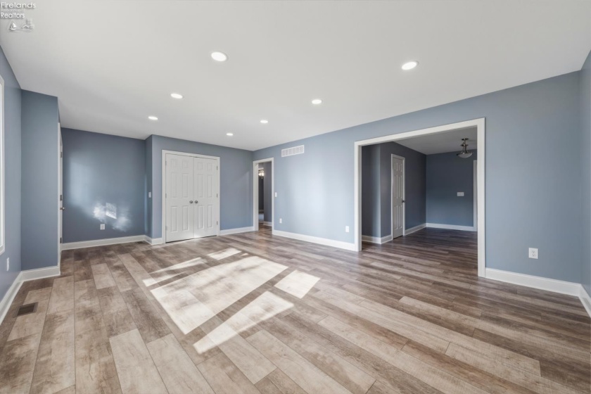 2124 Roselawn Drive, Fremont, 43420, 3 Bedroom Bedrooms, ,3 BathroomBathrooms,Residential,For Sale,Roselawn,20263794