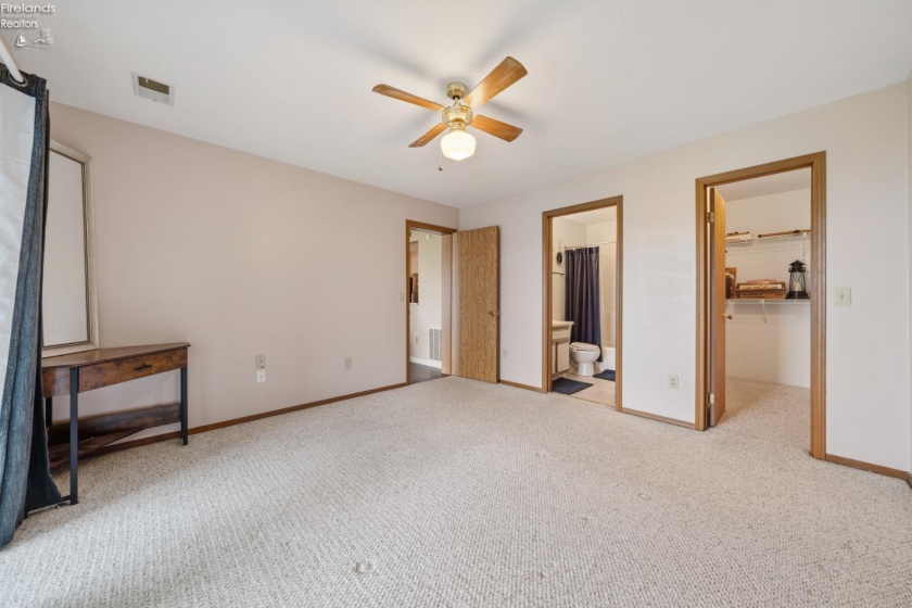 328 Clinton Reef Drive, Port Clinton, 43452, 2 Bedroom Bedrooms, ,2 BathroomBathrooms,Residential,For Sale,Clinton Reef,20263968