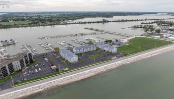 328 Clinton Reef Drive, Port Clinton, 43452, 2 Bedroom Bedrooms, ,2 BathroomBathrooms,Residential,For Sale,Clinton Reef,20263968