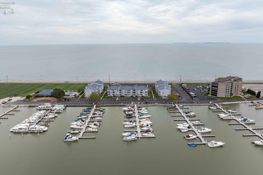 328 Clinton Reef Drive, Port Clinton, 43452, 2 Bedroom Bedrooms, ,2 BathroomBathrooms,Residential,For Sale,Clinton Reef,20263968