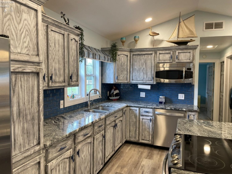1871 Locust Street, Port Clinton, 43452, 3 Bedroom Bedrooms, ,2 BathroomBathrooms,Residential,For Sale,Locust,20264028