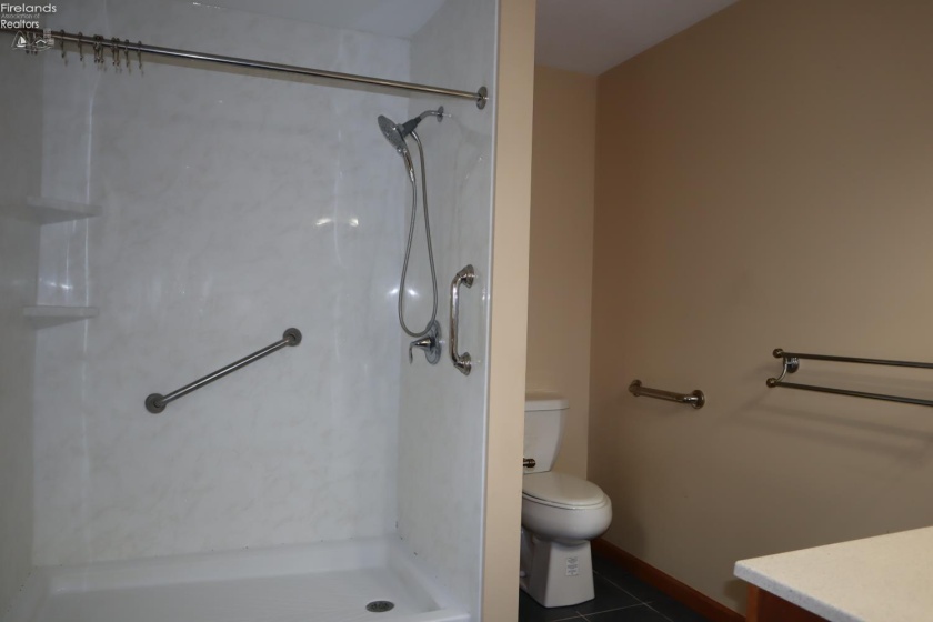 24 Ridgewood Drive, Norwalk, 44857, 3 Bedroom Bedrooms, ,3 BathroomBathrooms,Residential,For Sale,Ridgewood,20263746