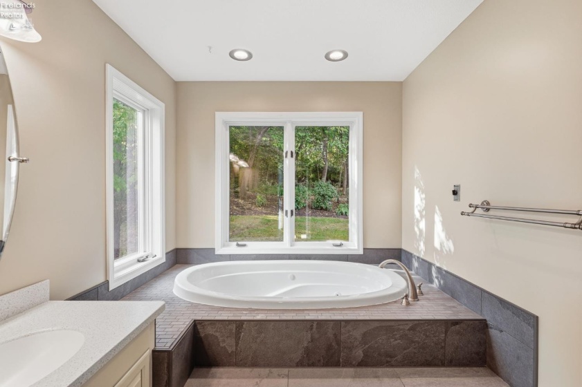 4165 Laurel Ridge Drive, Port Clinton, 43452, 4 Bedroom Bedrooms, ,3 BathroomBathrooms,Residential,For Sale,Laurel Ridge,20264037