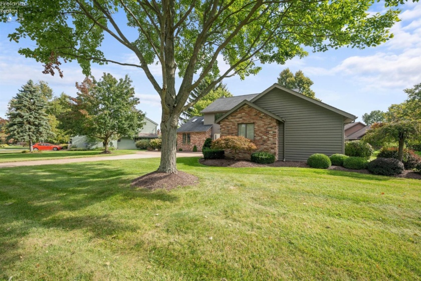 3903 Deerpath Drive, Sandusky, 44870, 5 Bedroom Bedrooms, ,4 BathroomBathrooms,Residential,For Sale,Deerpath Drive,20263970
