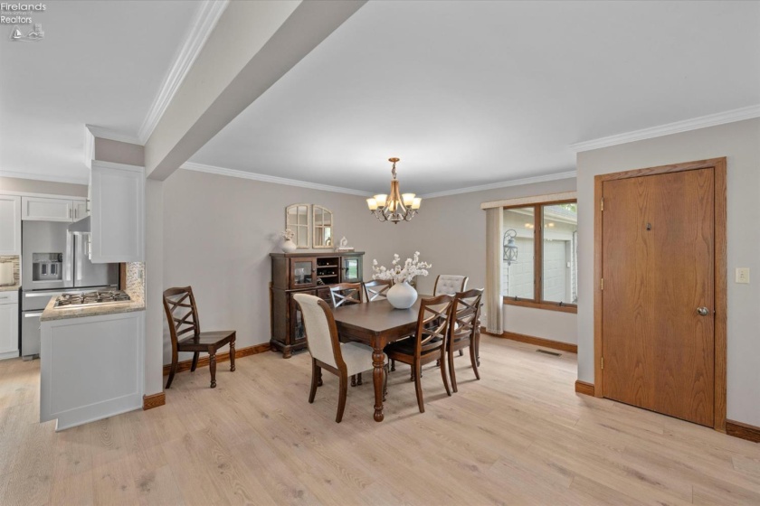 3903 Deerpath Drive, Sandusky, 44870, 5 Bedroom Bedrooms, ,4 BathroomBathrooms,Residential,For Sale,Deerpath Drive,20263970