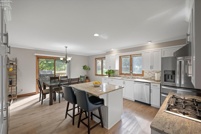 3903 Deerpath Drive, Sandusky, 44870, 5 Bedroom Bedrooms, ,4 BathroomBathrooms,Residential,For Sale,Deerpath Drive,20263970