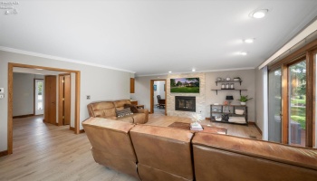 3903 Deerpath Drive, Sandusky, 44870, 5 Bedroom Bedrooms, ,4 BathroomBathrooms,Residential,For Sale,Deerpath Drive,20263970