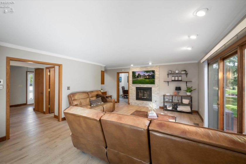 3903 Deerpath Drive, Sandusky, 44870, 5 Bedroom Bedrooms, ,4 BathroomBathrooms,Residential,For Sale,Deerpath Drive,20263970