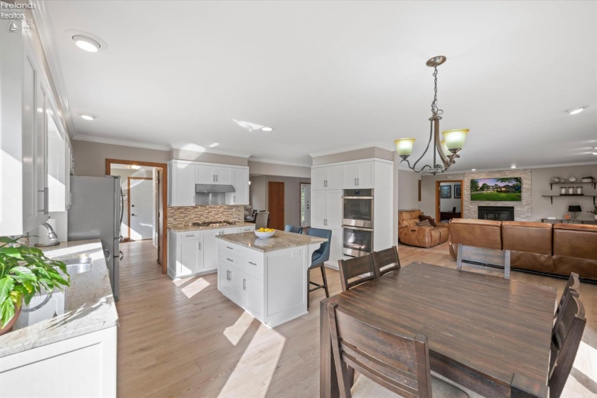 3903 Deerpath Drive, Sandusky, 44870, 5 Bedroom Bedrooms, ,4 BathroomBathrooms,Residential,For Sale,Deerpath Drive,20263970