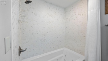 3903 Deerpath Drive, Sandusky, 44870, 5 Bedroom Bedrooms, ,4 BathroomBathrooms,Residential,For Sale,Deerpath Drive,20263970