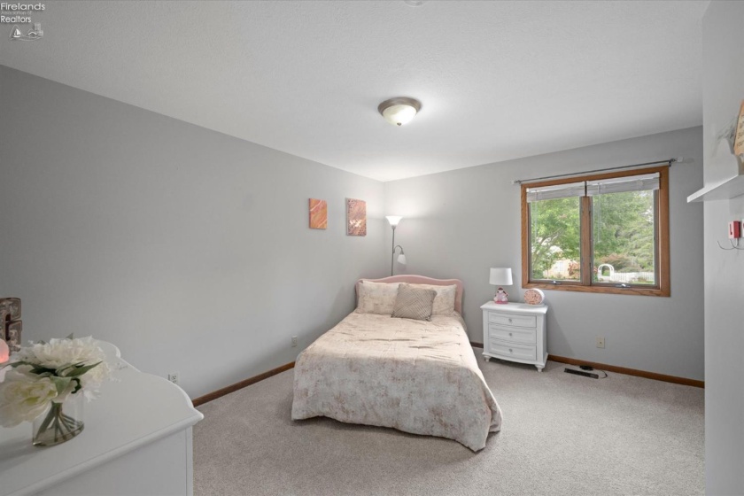 3903 Deerpath Drive, Sandusky, 44870, 5 Bedroom Bedrooms, ,4 BathroomBathrooms,Residential,For Sale,Deerpath Drive,20263970