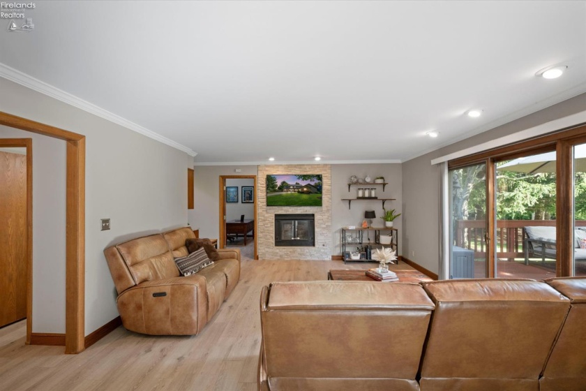 3903 Deerpath Drive, Sandusky, 44870, 5 Bedroom Bedrooms, ,4 BathroomBathrooms,Residential,For Sale,Deerpath Drive,20263970