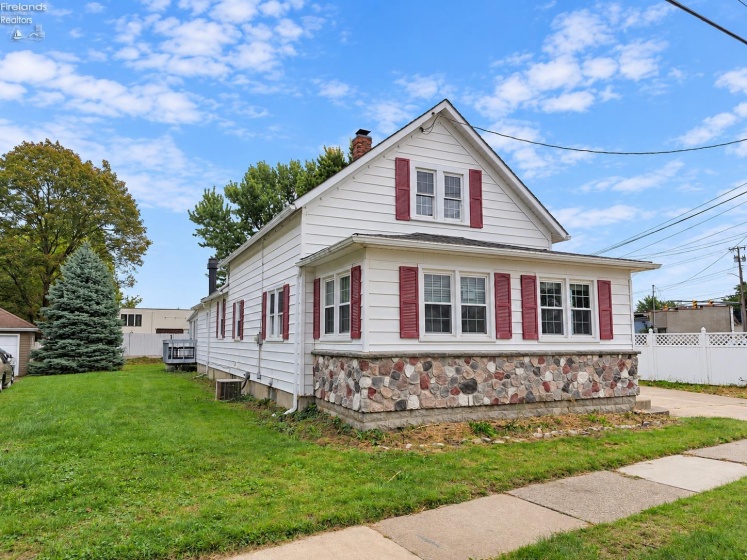 1506 McKinley Street, Sandusky, 44870, 2 Bedroom Bedrooms, ,2 BathroomBathrooms,Residential,For Sale,McKinley,20264039