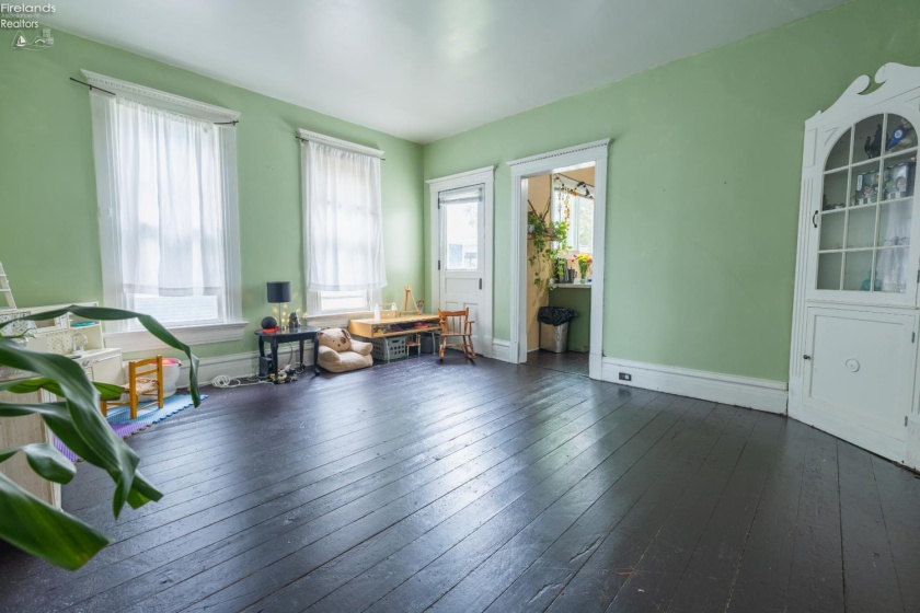 407 Northwest Street, Bellevue, 44811, ,Multiple Units,For Sale,Northwest,20263887