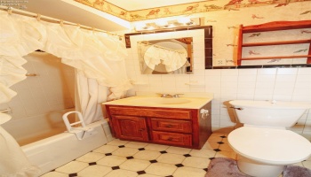 319 Lawrence Street, Sandusky, 44870, 4 Bedroom Bedrooms, ,2 BathroomBathrooms,Residential,For Sale,Lawrence,20263659