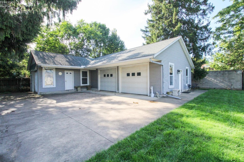319 Lawrence Street, Sandusky, 44870, 4 Bedroom Bedrooms, ,2 BathroomBathrooms,Residential,For Sale,Lawrence,20263659