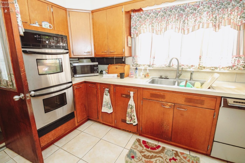 319 Lawrence Street, Sandusky, 44870, 4 Bedroom Bedrooms, ,2 BathroomBathrooms,Residential,For Sale,Lawrence,20263659