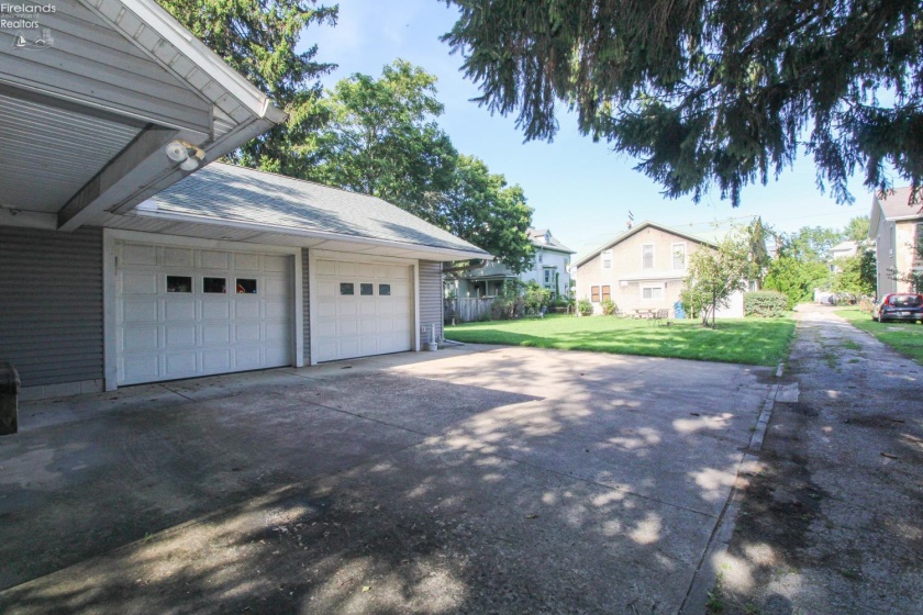 319 Lawrence Street, Sandusky, 44870, 4 Bedroom Bedrooms, ,2 BathroomBathrooms,Residential,For Sale,Lawrence,20263659