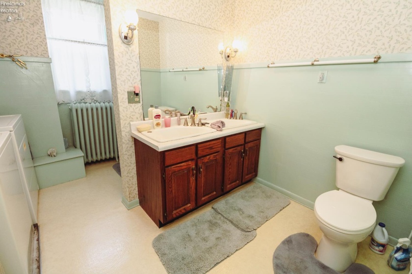 319 Lawrence Street, Sandusky, 44870, 4 Bedroom Bedrooms, ,2 BathroomBathrooms,Residential,For Sale,Lawrence,20263659