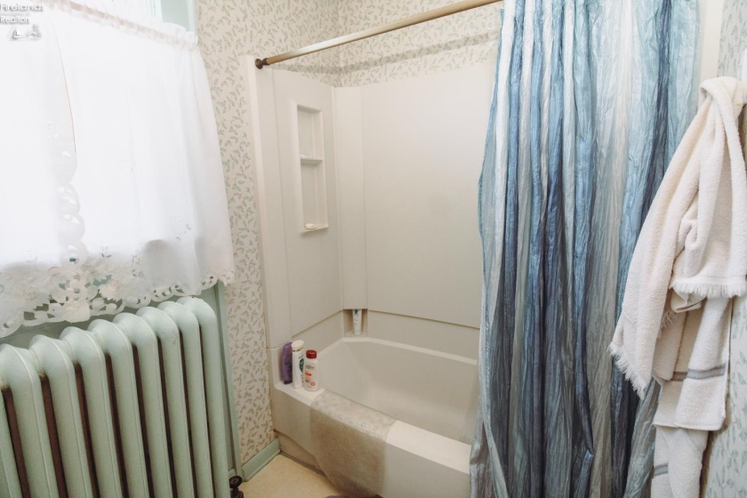 319 Lawrence Street, Sandusky, 44870, 4 Bedroom Bedrooms, ,2 BathroomBathrooms,Residential,For Sale,Lawrence,20263659