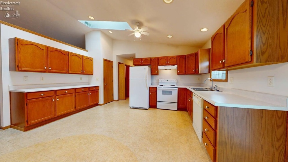 20 Wedgewood Drive, Willard, 44890, 3 Bedroom Bedrooms, ,2 BathroomBathrooms,Residential,For Sale,Wedgewood,20264074