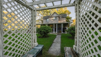 211 Fremont Avenue, Sandusky, 44870, 3 Bedroom Bedrooms, ,2 BathroomBathrooms,Residential,For Sale,Fremont,20264077 211 Fremont Avenue, Sandusky, 44870, 3 Bedroom Bedrooms, ,2 BathroomBathrooms,Residential,For Sale,Fremont,20264077