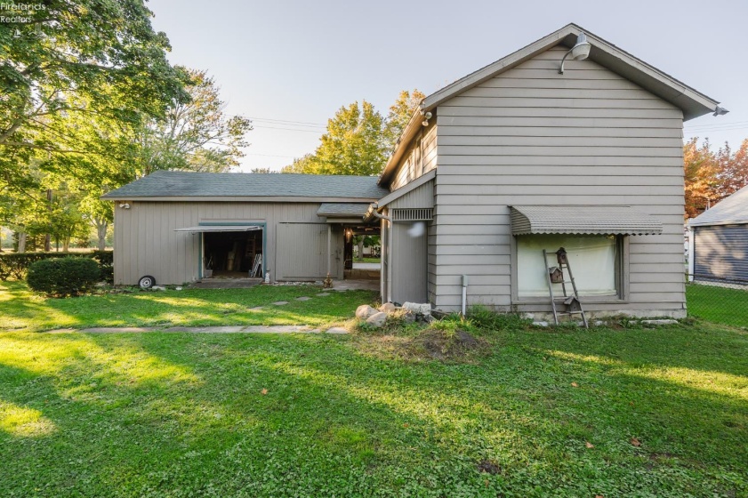 211 Fremont Avenue, Sandusky, 44870, 3 Bedroom Bedrooms, ,2 BathroomBathrooms,Residential,For Sale,Fremont,20264077