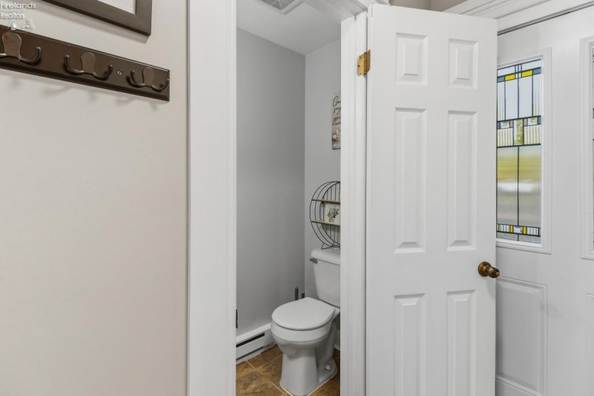 4703 Pinewood Drive, Sandusky, 44870, 3 Bedroom Bedrooms, ,2 BathroomBathrooms,Residential,For Sale,Pinewood,20263929