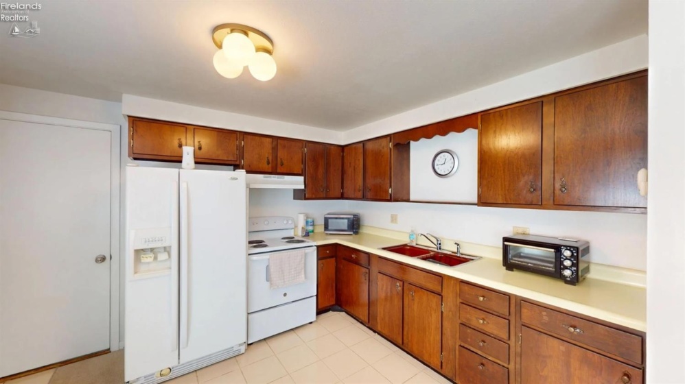 2920 Hinde Avenue, Sandusky, 44870, 3 Bedroom Bedrooms, ,2 BathroomBathrooms,Residential,For Sale,Hinde,20264111