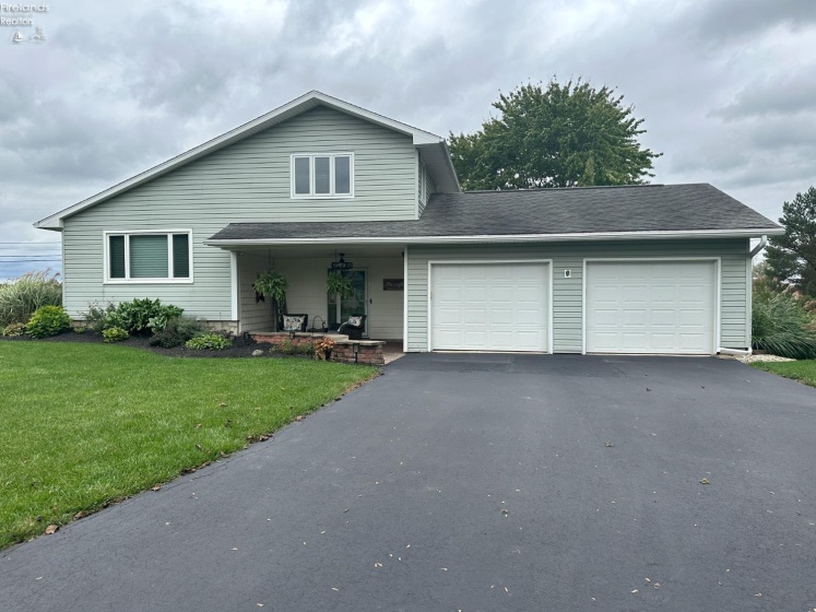 310 Crestview Lane, Tiffin, 44883, 3 Bedroom Bedrooms, ,2 BathroomBathrooms,Residential,For Sale,Crestview,20263947