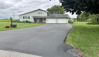 310 Crestview Lane, Tiffin, 44883, 3 Bedroom Bedrooms, ,2 BathroomBathrooms,Residential,For Sale,Crestview,20263947