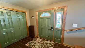 310 Crestview Lane, Tiffin, 44883, 3 Bedroom Bedrooms, ,2 BathroomBathrooms,Residential,For Sale,Crestview,20263947