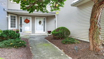 120 Ambleside Way, Amherst, 44001, 3 Bedroom Bedrooms, ,2 BathroomBathrooms,Residential,For Sale,Ambleside Way,20264115