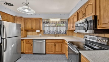 2803 Starr Avenue, Oregon, 43616, ,2 BathroomBathrooms,Residential,For Sale,Starr,20264087