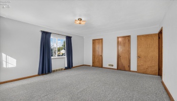 2803 Starr Avenue, Oregon, 43616, ,2 BathroomBathrooms,Residential,For Sale,Starr,20264087
