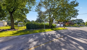 2803 Starr Avenue, Oregon, 43616, ,2 BathroomBathrooms,Residential,For Sale,Starr,20264087