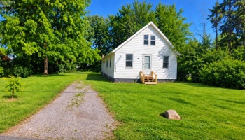 2026 Tiffin Avenue, Sandusky, 44870, 2 Bedroom Bedrooms, ,1 BathroomBathrooms,Residential,For Sale,Tiffin,20264110