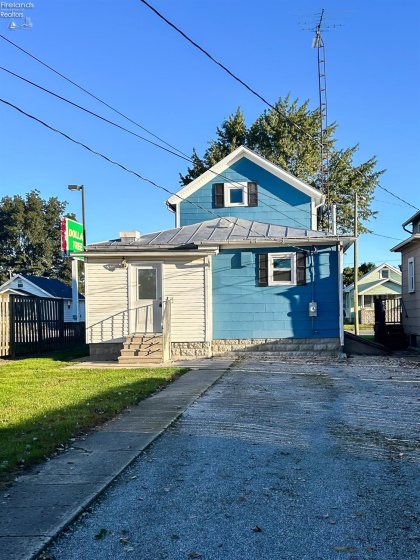 231 Lytle Street, Fostoria, 44830, 2 Bedroom Bedrooms, ,1 BathroomBathrooms,Residential,For Sale,Lytle,20264105