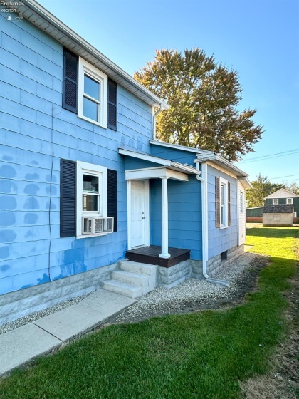 231 Lytle Street, Fostoria, 44830, 2 Bedroom Bedrooms, ,1 BathroomBathrooms,Residential,For Sale,Lytle,20264105
