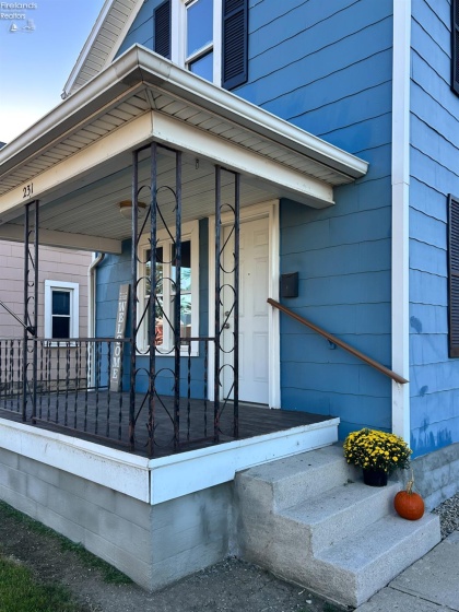 231 Lytle Street, Fostoria, 44830, 2 Bedroom Bedrooms, ,1 BathroomBathrooms,Residential,For Sale,Lytle,20264105