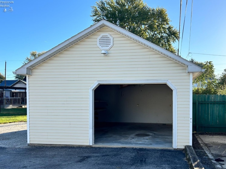 523 North Street, Fostoria, 44830, 2 Bedroom Bedrooms, ,1 BathroomBathrooms,Residential,For Sale,North,20264104