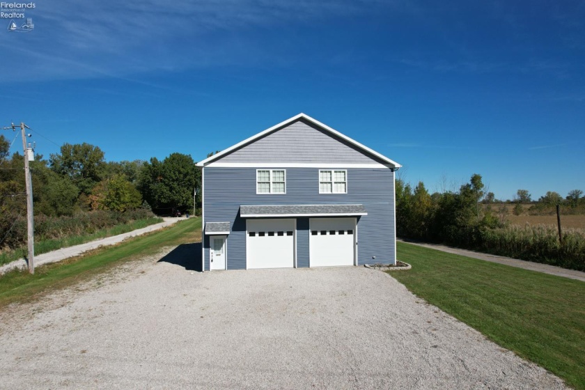3255 Lakeshore Drive, Port Clinton, 43452, 3 Bedroom Bedrooms, ,3 BathroomBathrooms,Residential,For Sale,Lakeshore,20264120