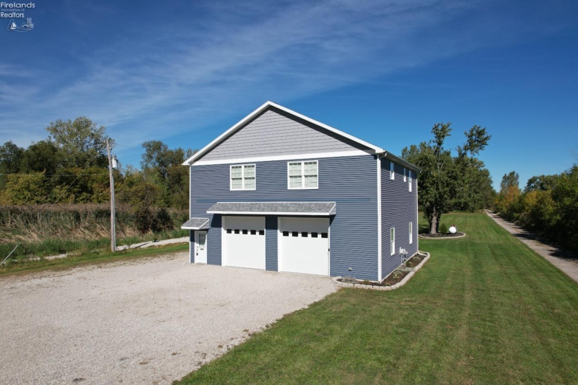 3255 Lakeshore Drive, Port Clinton, 43452, 3 Bedroom Bedrooms, ,3 BathroomBathrooms,Residential,For Sale,Lakeshore,20264120